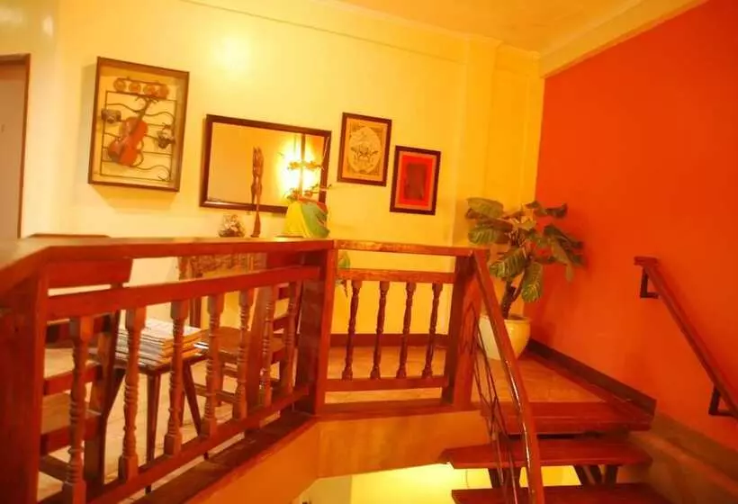 تختخواب و صبحانه Centro Mactan Suites
