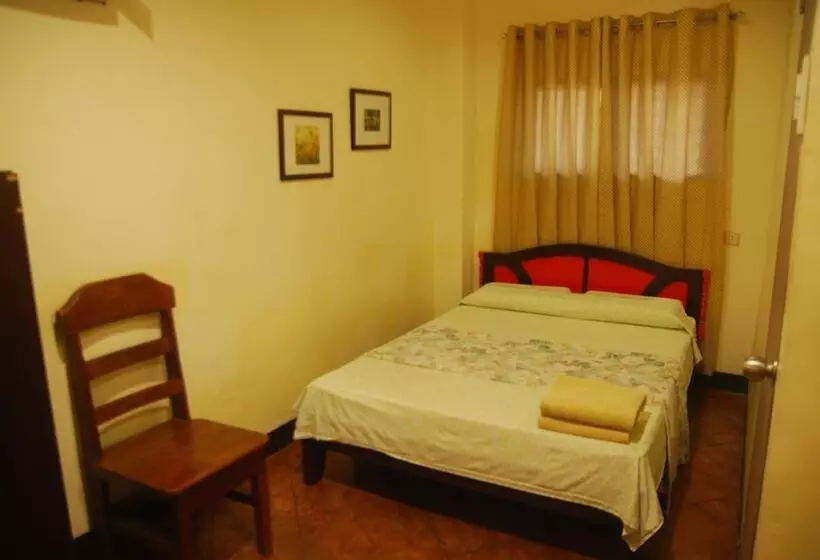 تختخواب و صبحانه Centro Mactan Suites