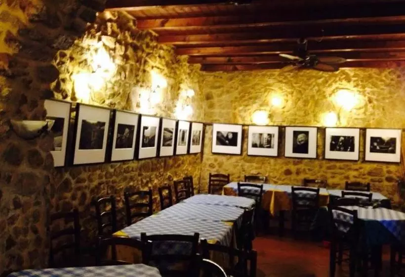تختخواب و صبحانه Il Portico Dei Normanni