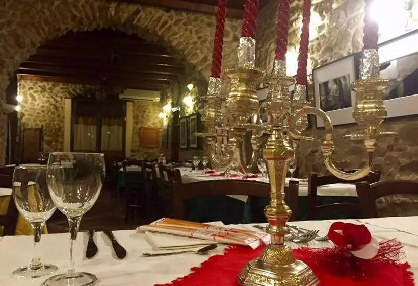 تختخواب و صبحانه Il Portico Dei Normanni