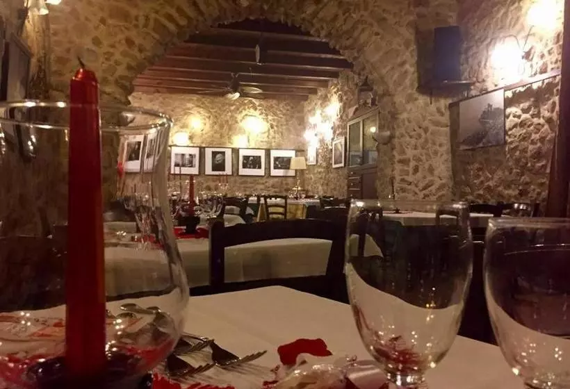 تختخواب و صبحانه Il Portico Dei Normanni