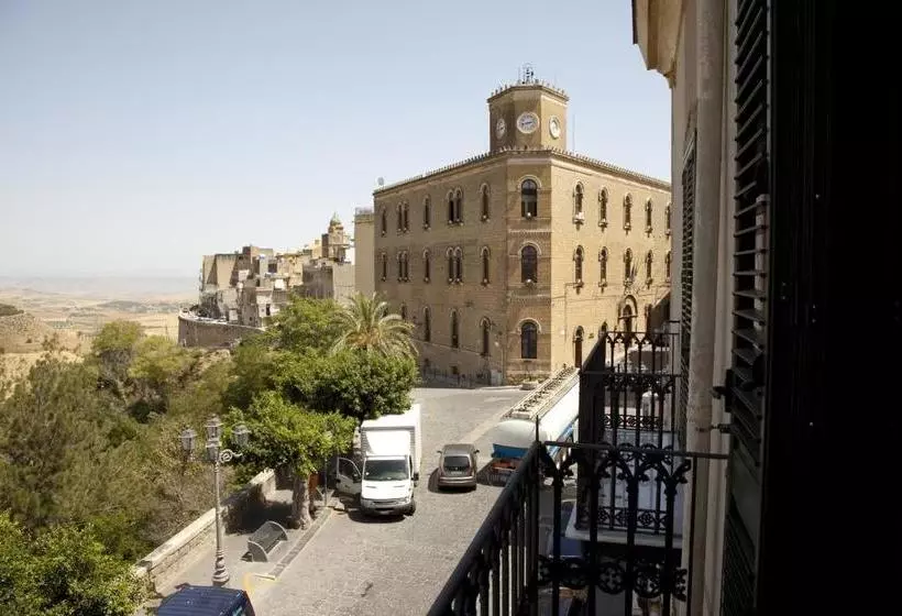 تختخواب و صبحانه Il Portico Dei Normanni
