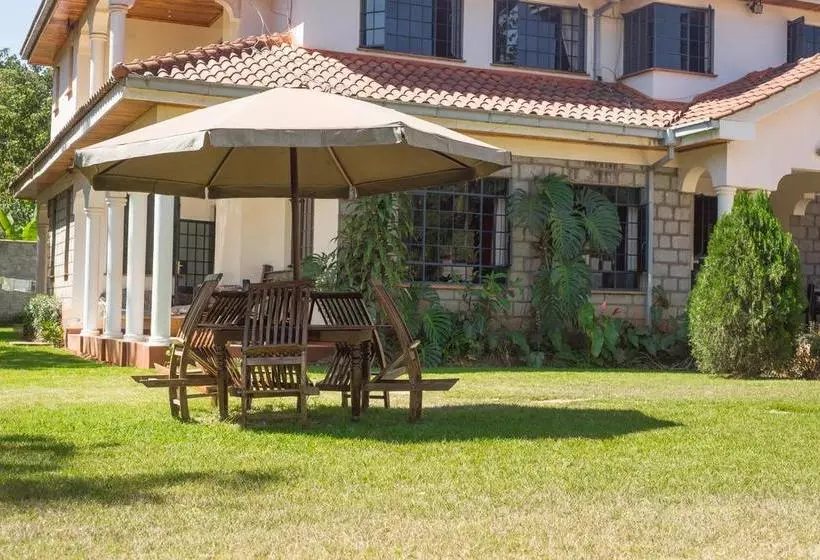 تختخواب و صبحانه Just At Home Guest House