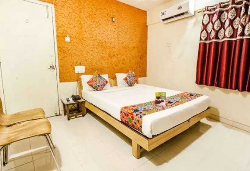Hotelli Fabexpress Karishma Nr Kem Hospital