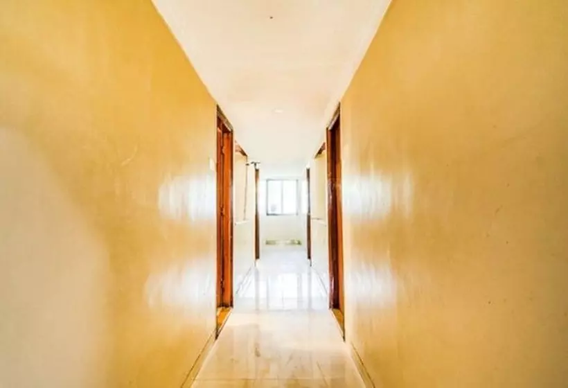 Hotelli Fabexpress Karishma Nr Kem Hospital