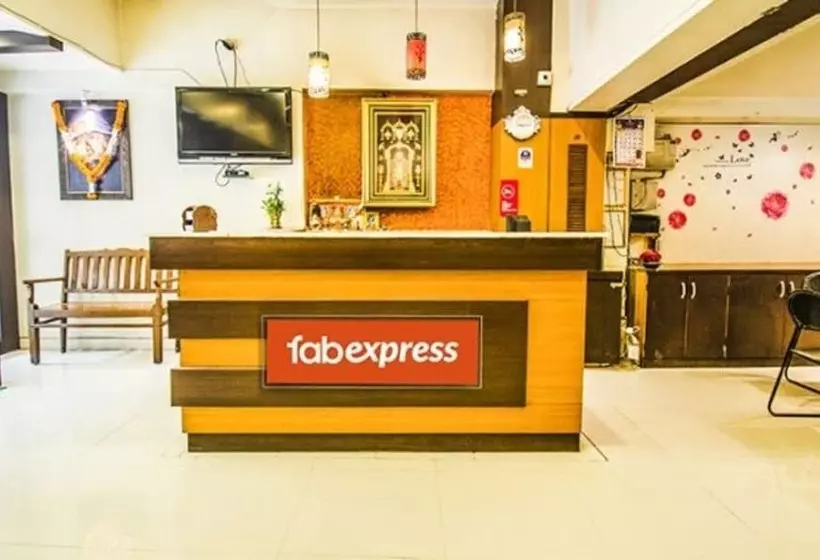 Hotelli Fabexpress Karishma Nr Kem Hospital