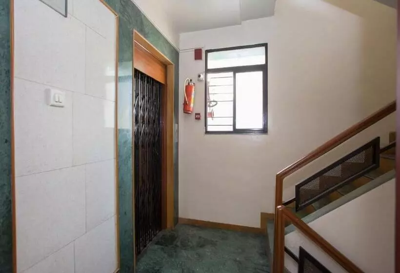 Hotelli Fabexpress Karishma Nr Kem Hospital