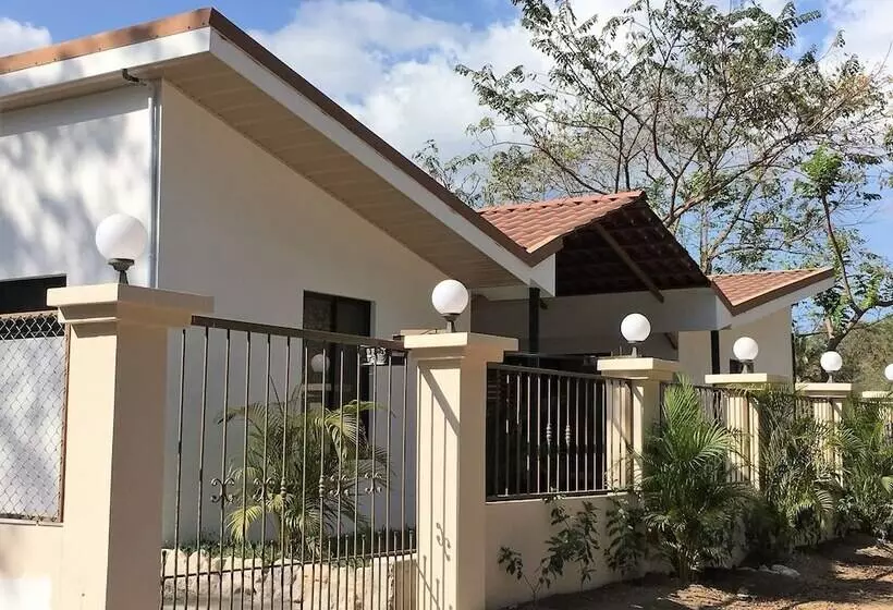 Hotelli Las Perlitas Rentals Playa Samara