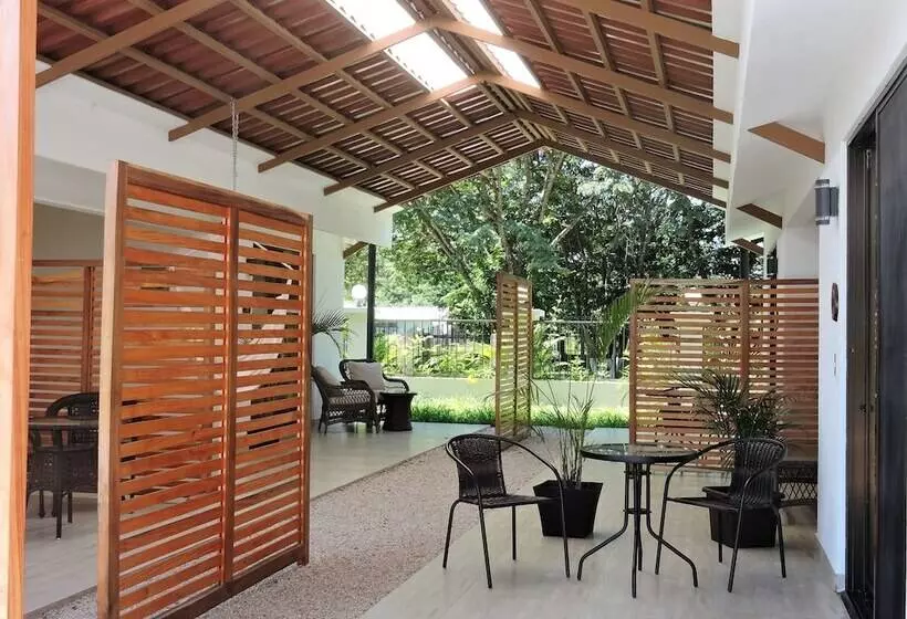 Hotelli Las Perlitas Rentals Playa Samara