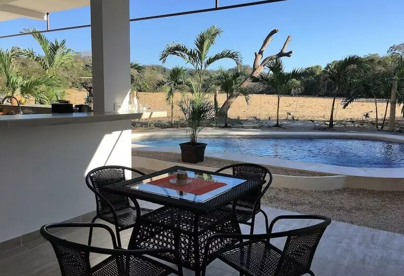Hotelli Las Perlitas Rentals Playa Samara