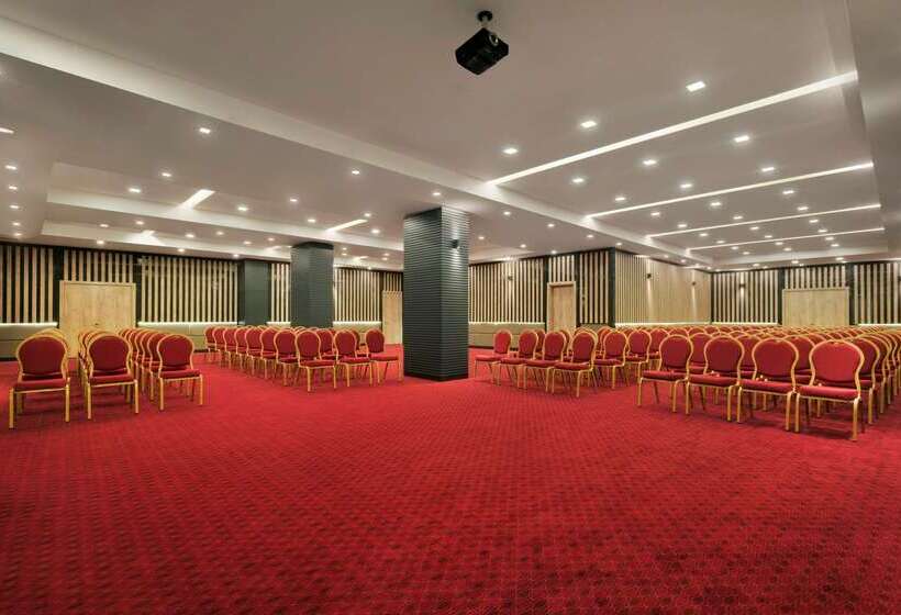 酒店 Ramada Encore Gebze