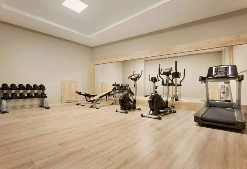 ホテル Ramada Encore Gebze
