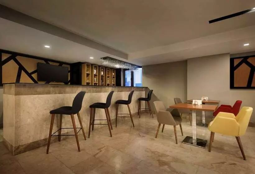 ホテル Ramada Encore Gebze
