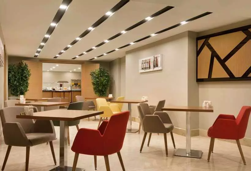 ホテル Ramada Encore Gebze