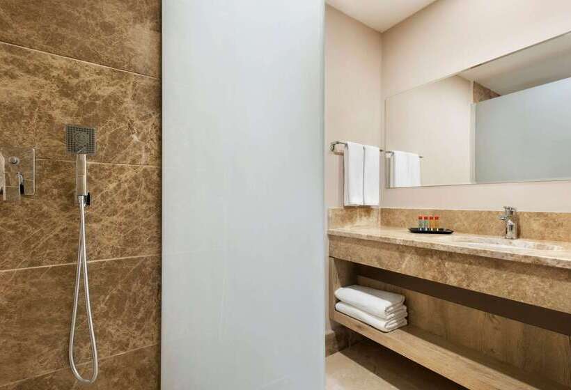 酒店 Ramada Encore Gebze