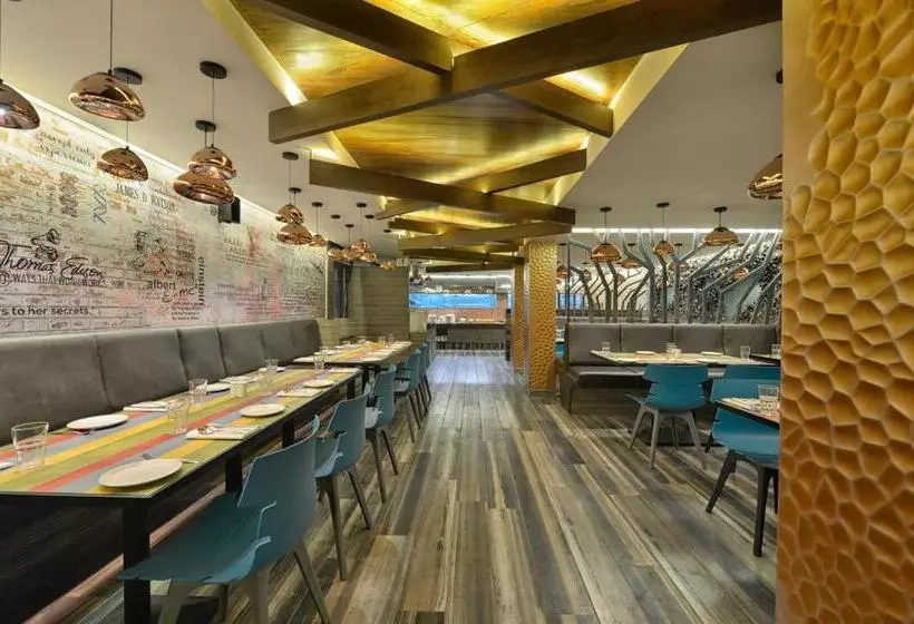 Hotelli Regenta Central Antarim Ahmedabad