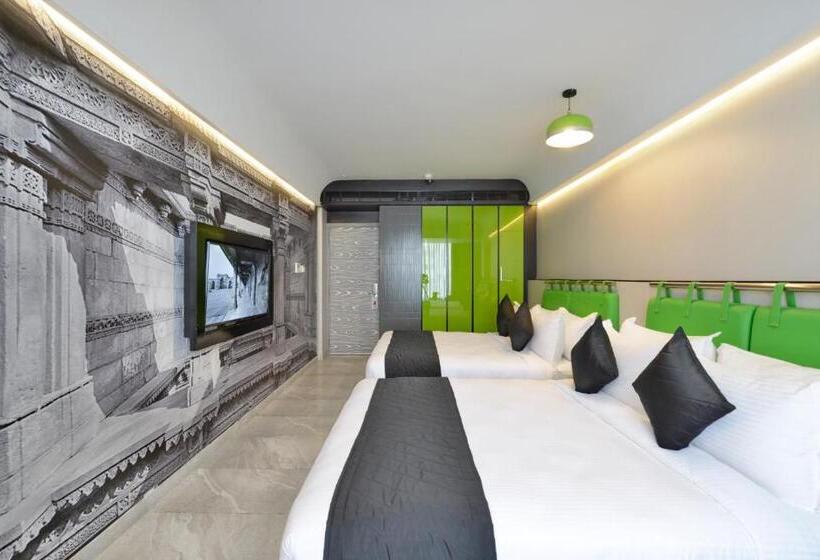 בית מלון כפרי Regenta Central Antarim Ahmedabad