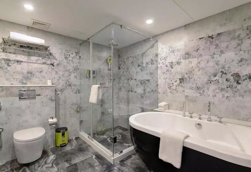 Hotelli Regenta Central Antarim Ahmedabad