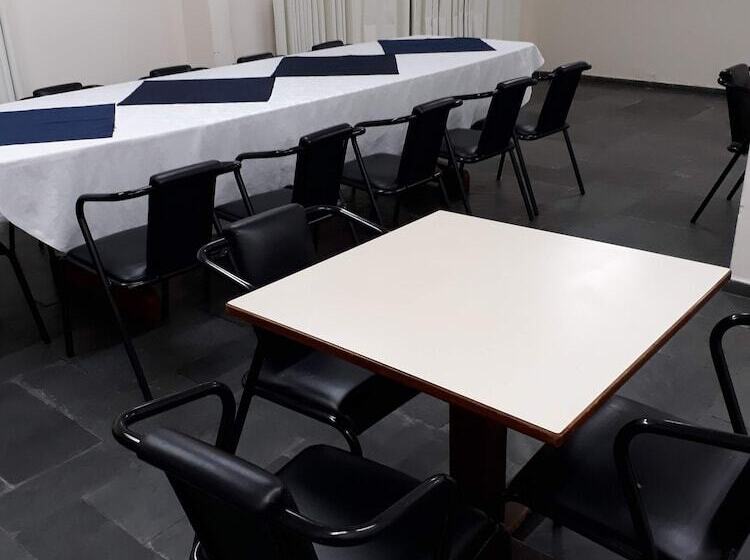 ホテル Riviera Lins