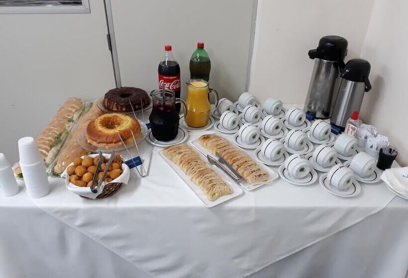 ホテル Riviera Lins