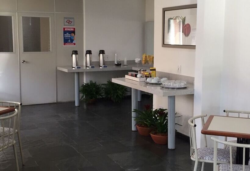 ホテル Riviera Lins