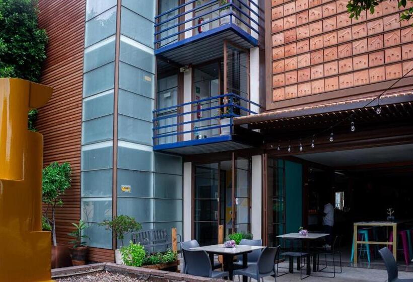 تختخواب و صبحانه Kubo