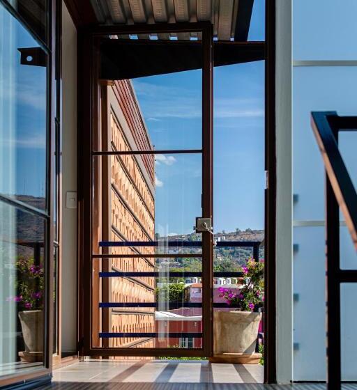 تختخواب و صبحانه Kubo