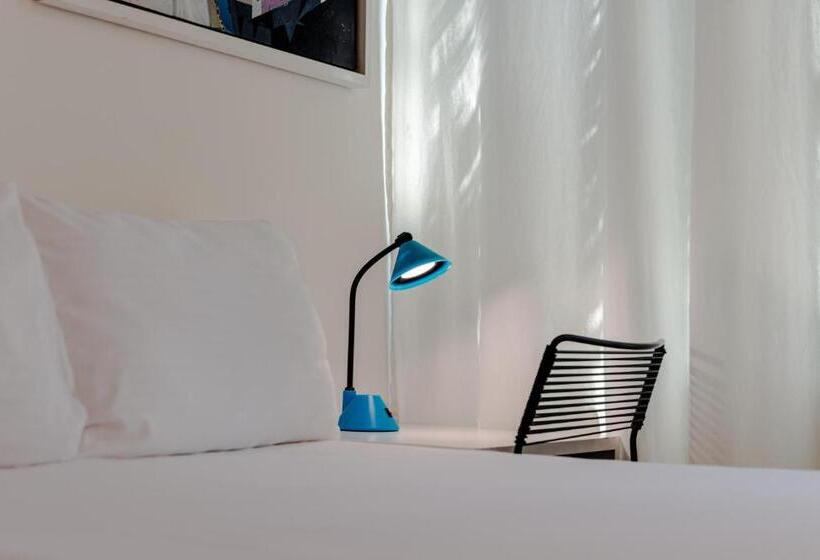 تختخواب و صبحانه Kubo