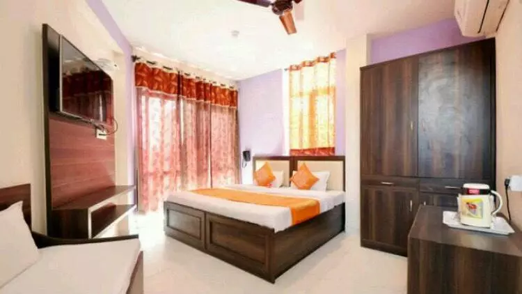 هتل 1st Choice