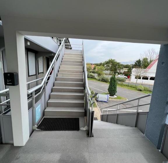 Fasthotel Roissy   Saint Witz