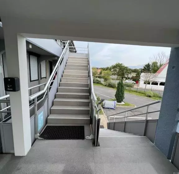 Fasthotel Roissy   Saint Witz