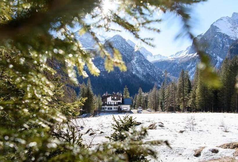 فندق Garni Roberta