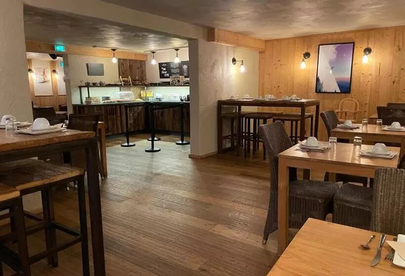 Hotelli Hôtel Neste De Jade