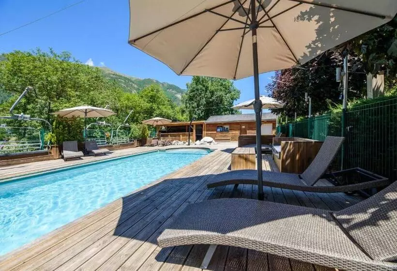 Hotelli Hôtel Neste De Jade