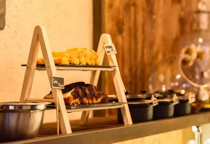 Hotelli Hôtel Neste De Jade