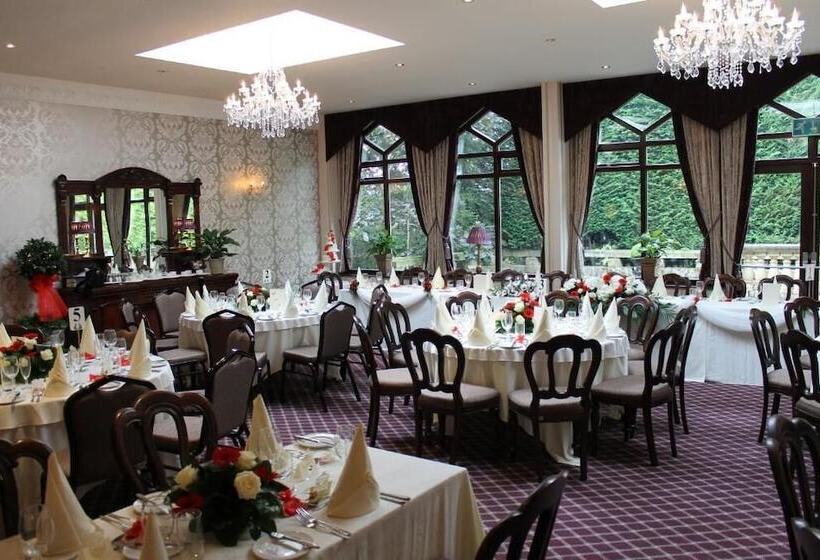 Отель Oakwood Hall