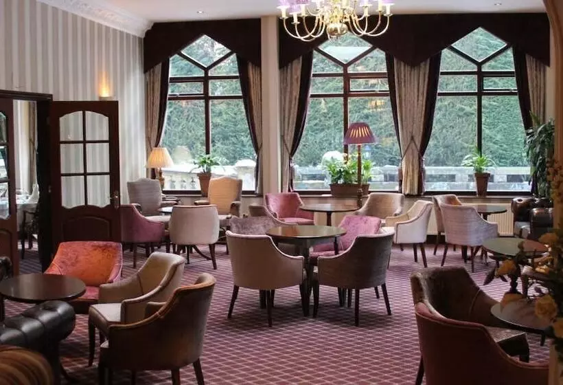 Hotelli Oakwood Hall