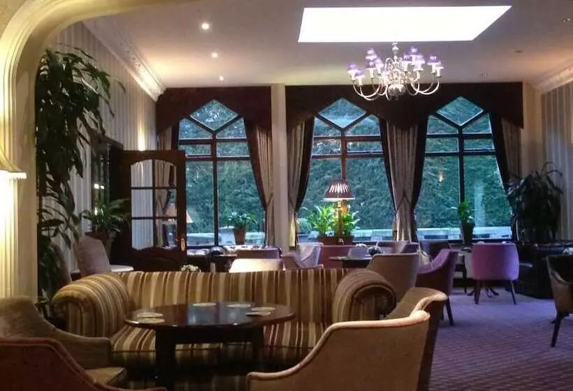 Hotelli Oakwood Hall