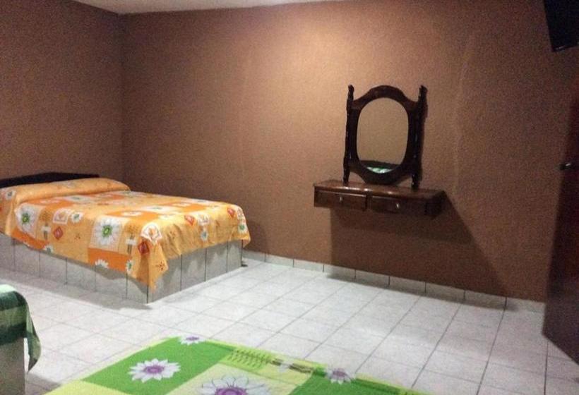 Otel San Antonio Tuxpan