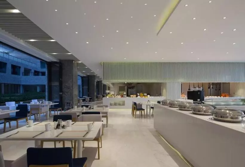 Hotelli Sanya Phoenix Airport
