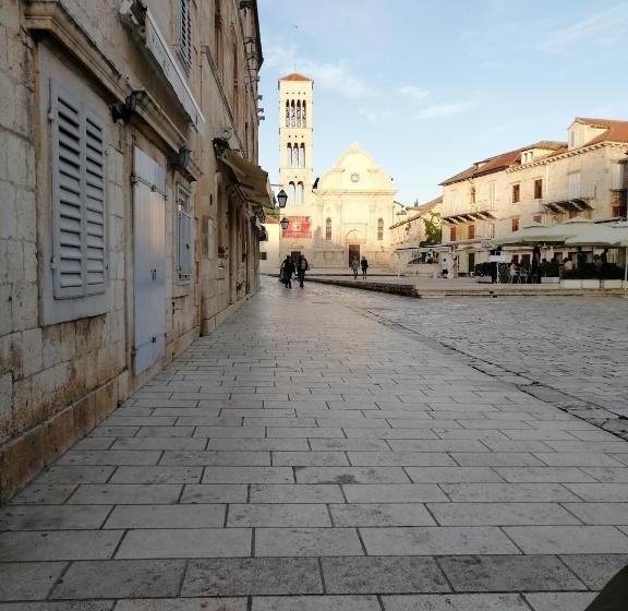 هتل Villa Nora Hvar