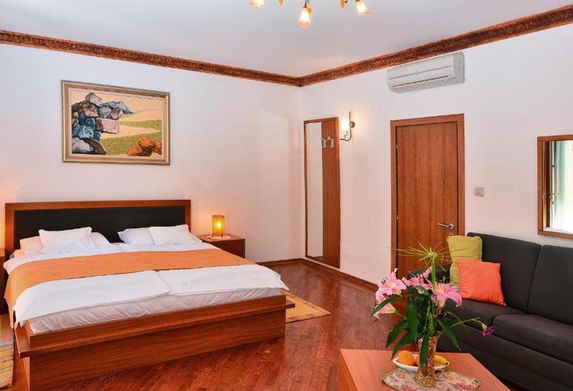 هتل Villa Nora Hvar