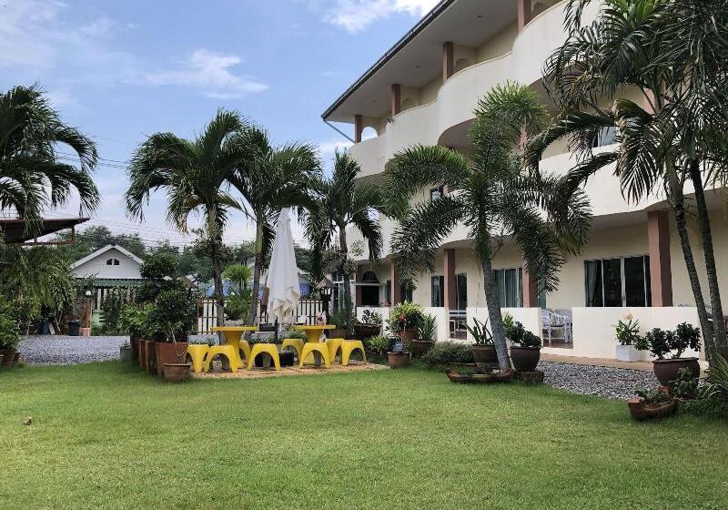 Motel Roomquest One Bangsaray