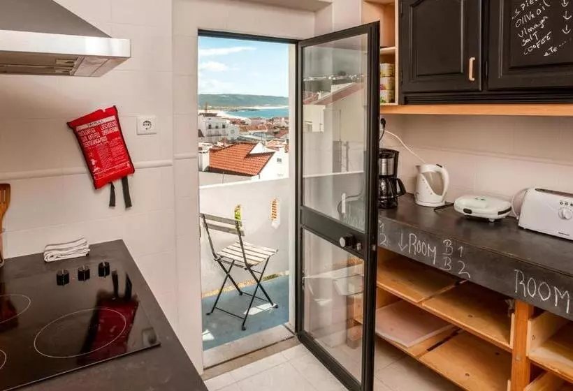 Nazaré Hostel   Rooms & Dorms