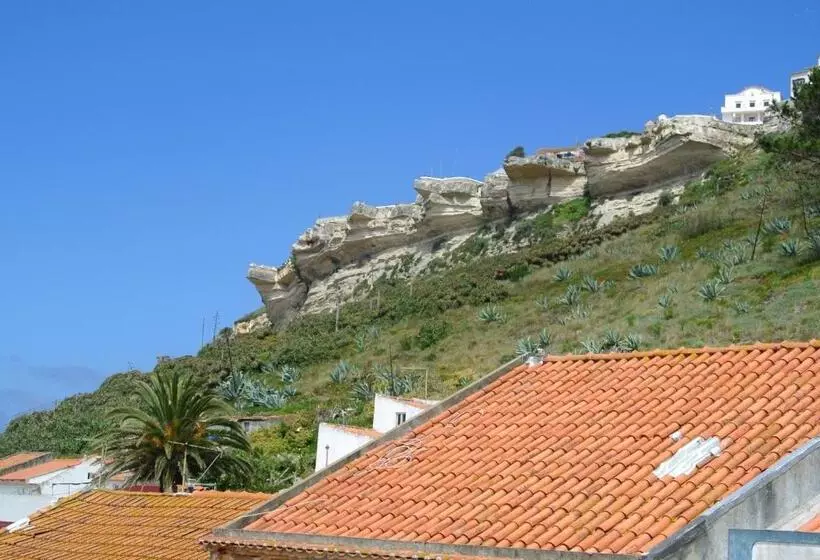 Nazaré Hostel   Rooms & Dorms