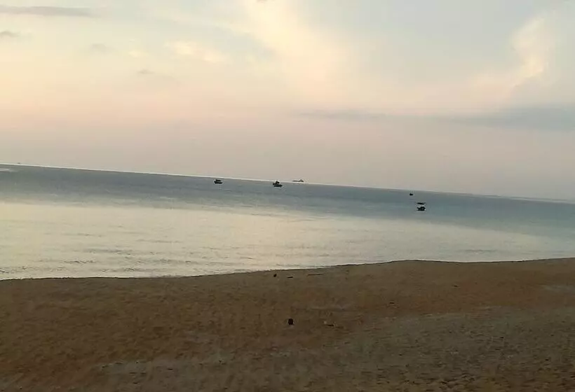 Al Safina Kijal Beach Resort