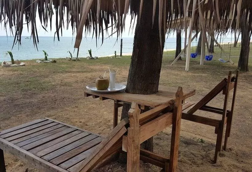 Al Safina Kijal Beach Resort