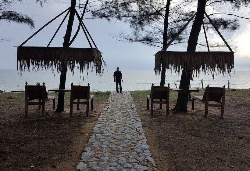 Al Safina Kijal Beach Resort