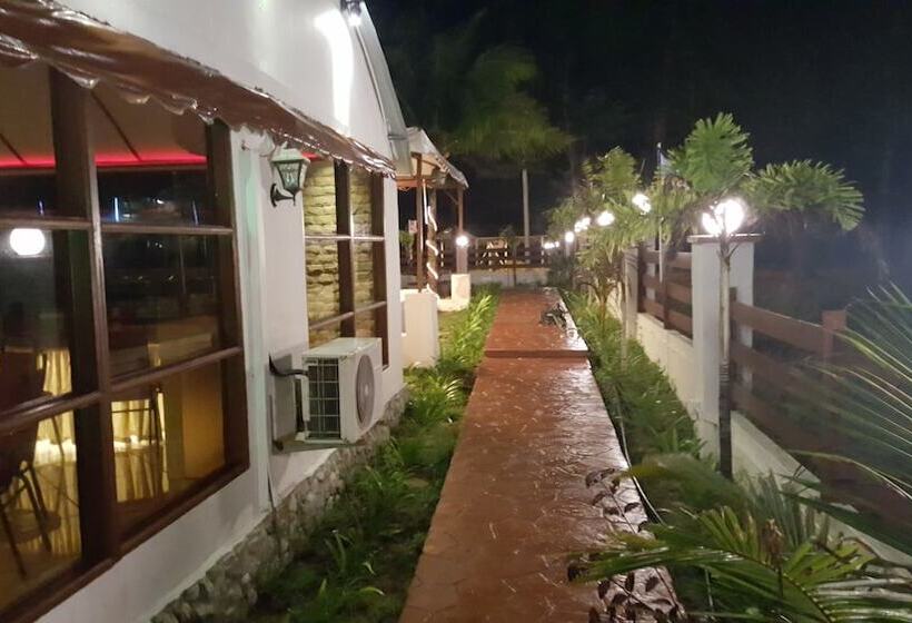 Al Safina Kijal Beach Resort