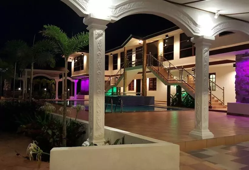 Al Safina Kijal Beach Resort